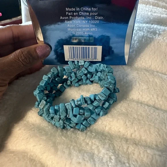 Avon vintage Turquoise Stone Stretch Bracelet - Picture 3 of 16
